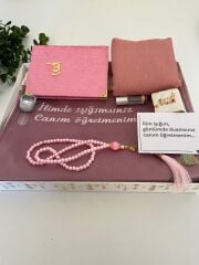 ÖĞRETMENLER GÜNÜ HEDİYELİK SECCADE SETİ PEMBE