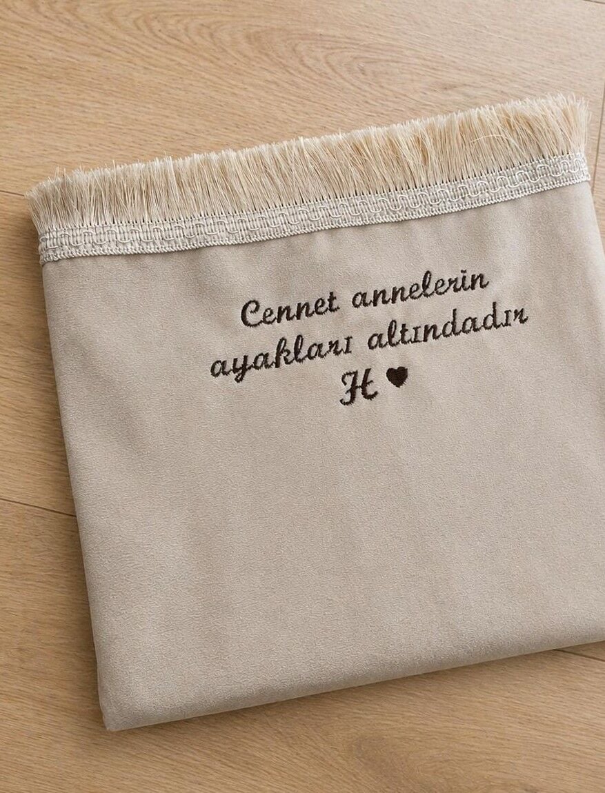 Cennet Annelerin Ayakları Altındadır Yazılı Seccade